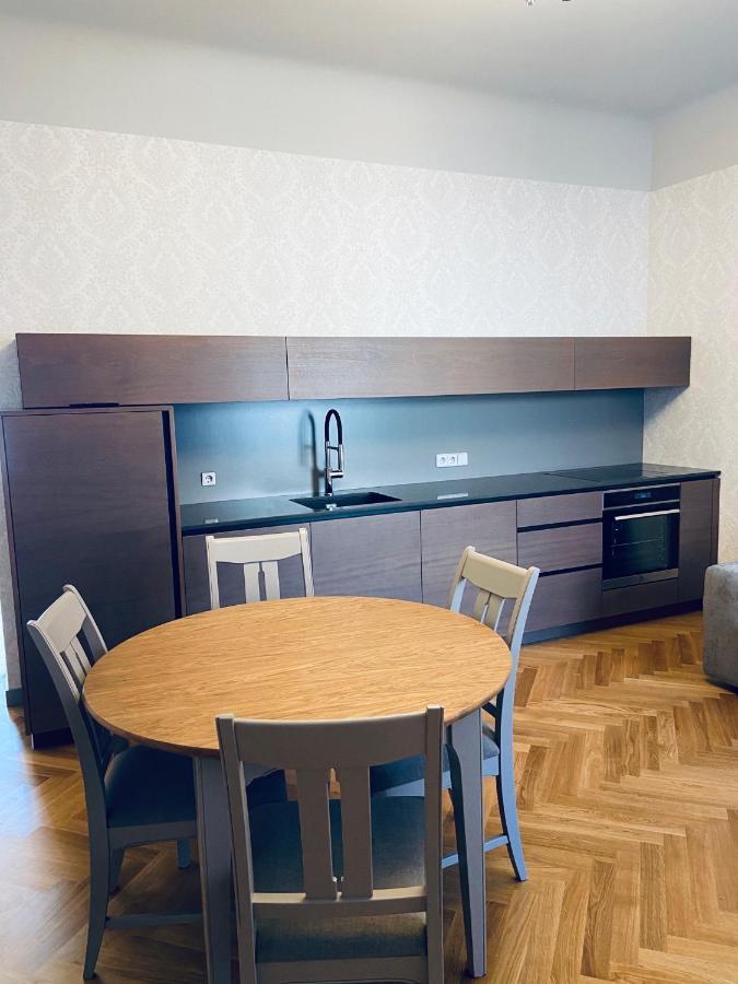 Roze Republikas Apartments Liepāja Exterior foto